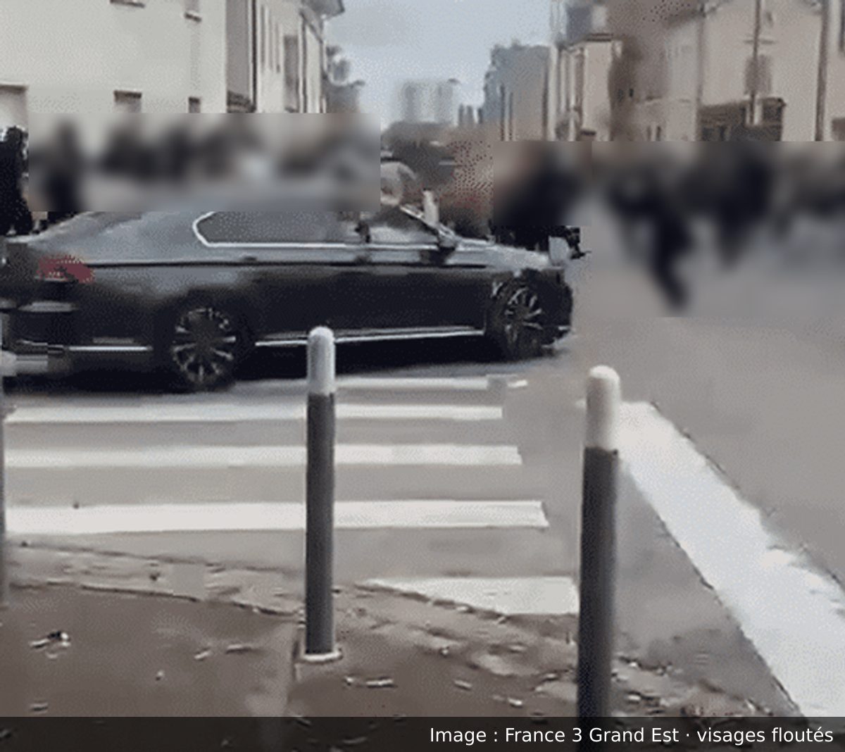 Image of the scene: Troyes: the prefecture says a police vehicle was hit by thrown projectiles near Marie-de-Champagne lycée